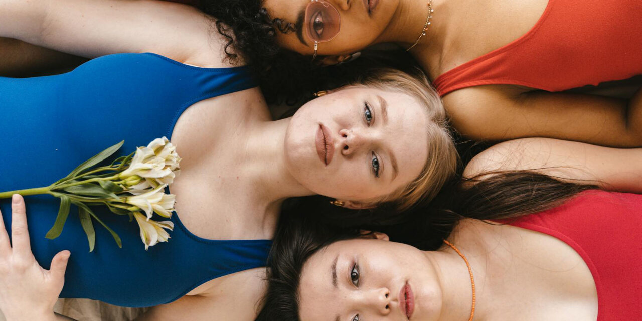 Le body-positivity pour les petites poitrines : ce que ça change au quotidien