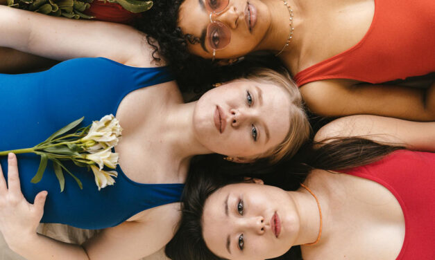 Le body-positivity pour les petites poitrines : ce que ça change au quotidien